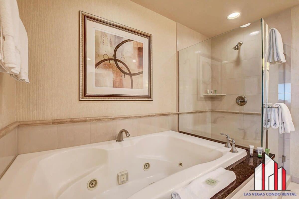 Holiday home Mgm Signature-28-814 1br 2ba F1 Pits View Balcony *